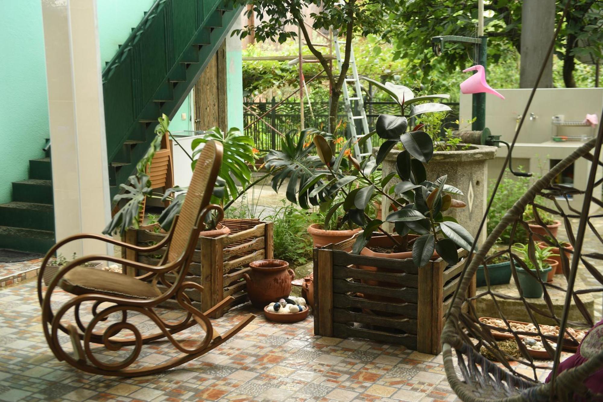 Guest House Green House Zugdidi Exterior foto